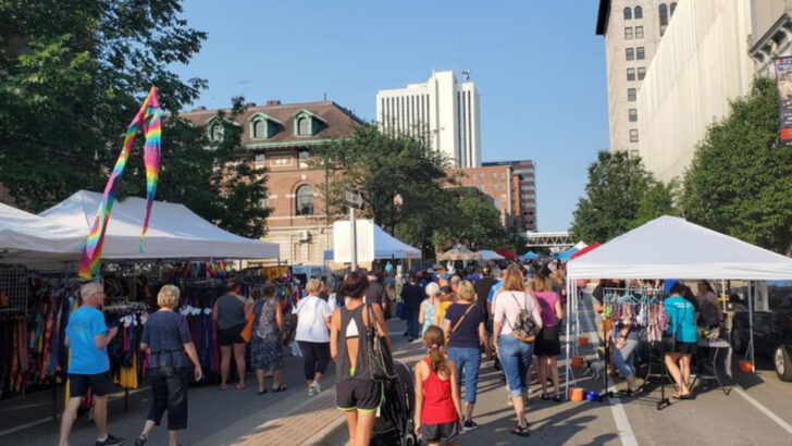 13 Iowa Farmers Markets That Turn Ordinary Shopping Into a Weekend Tradition