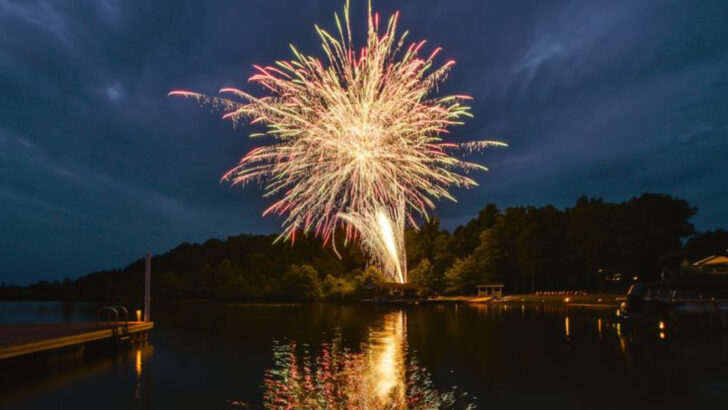 14 Virginia Fireworks Celebrations Worth The Holiday Road Trip