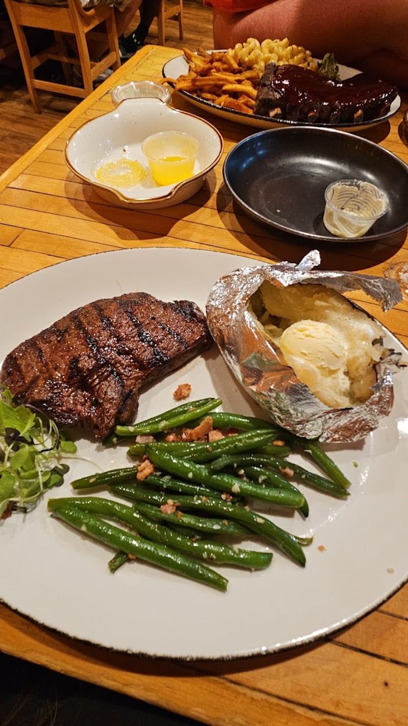Fresh-Cut Steaks Are The Star Of The Menu
