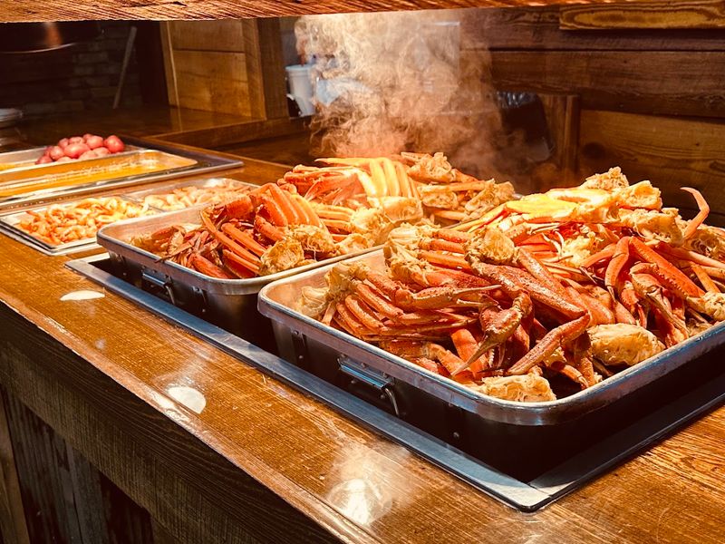 The Friday and Saturday Seafood Buffet Is the Main Attraction