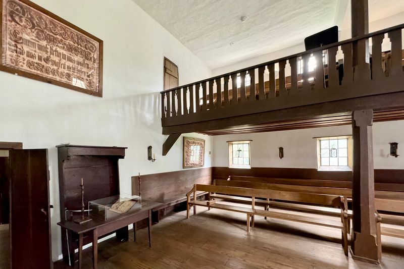 The Historic Saal &ndash; America's Earliest Meetinghouse