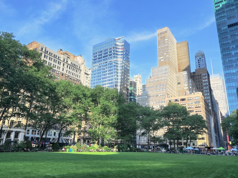 Why It Feels Peaceful Even When Midtown Is Loud