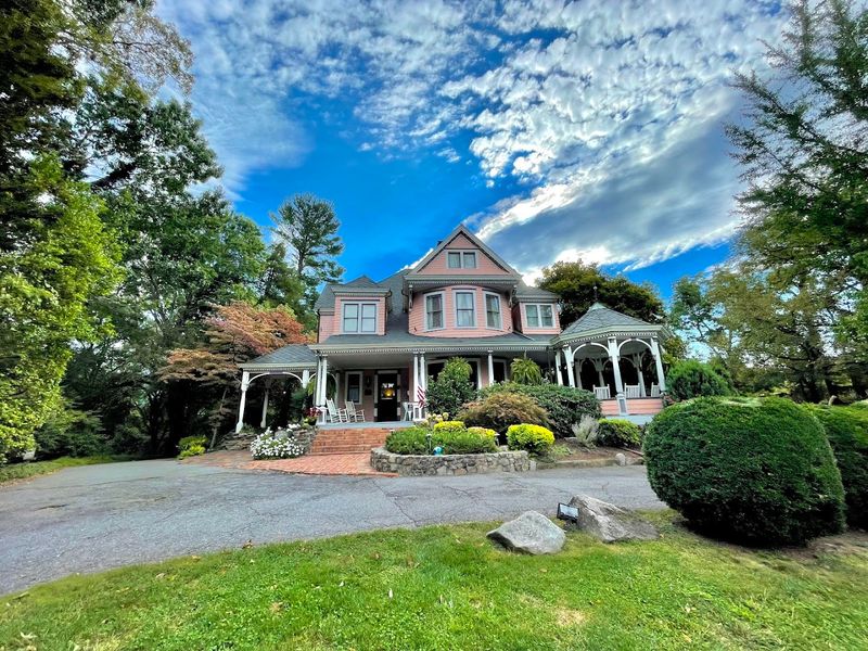 Beaufort House Inn – Asheville