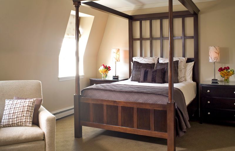 Clarendon Square Bed & Breakfast — Boston