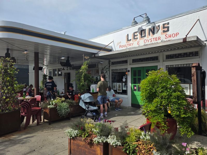 Leon's Fine Poultry & Oyster Shop (Charleston)