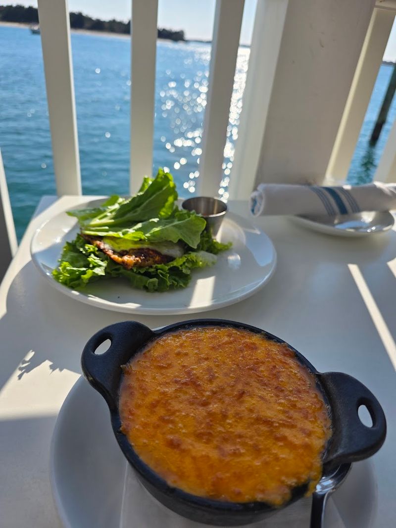 Beaufort Waterfront Restaurant (Moonrakers)