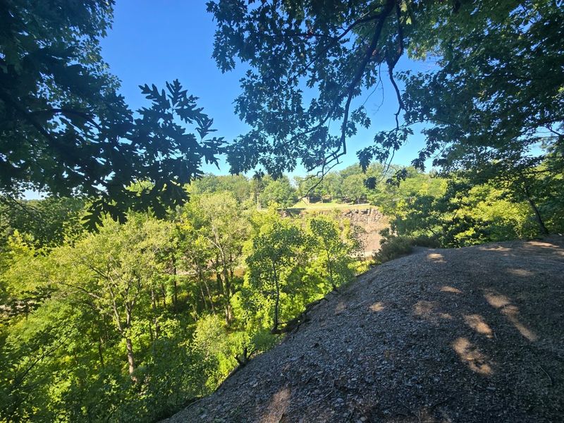 18 Mile Creek Fossil Area &mdash; Hamburg, New York