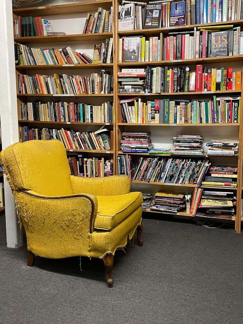 Strategically Placed Armchairs for Preview Reading