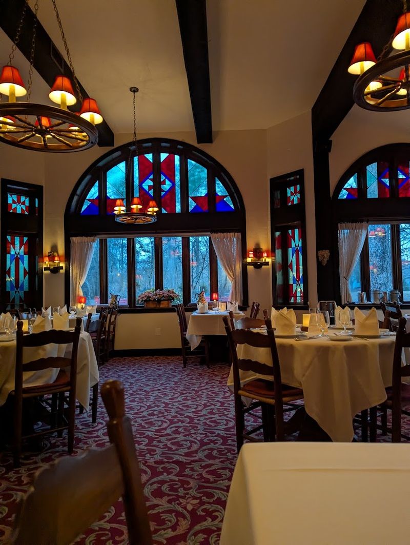 L'Auberge Chez François — Great Falls