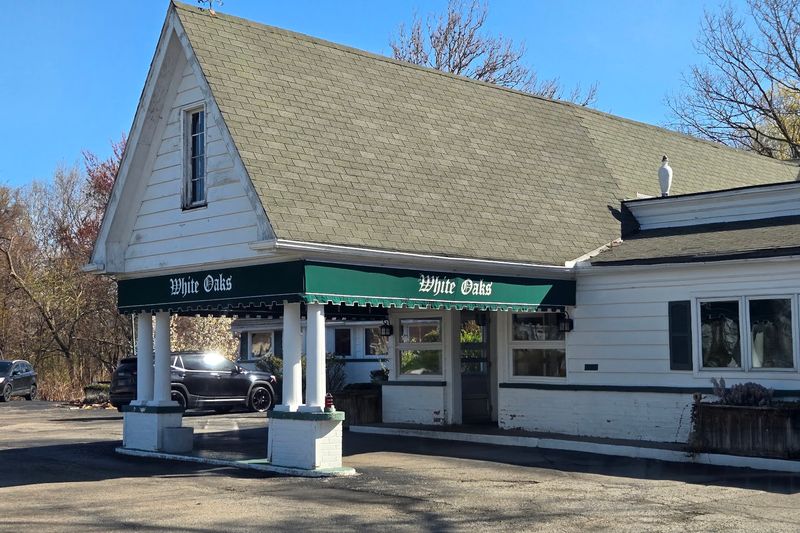 White Oaks Restaurant &mdash; Westlake