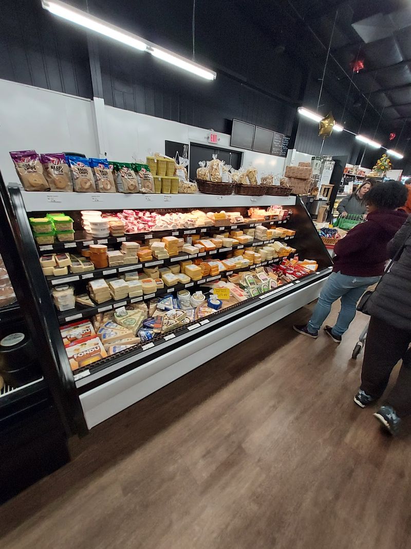 Dayton Delights With Amish Touches