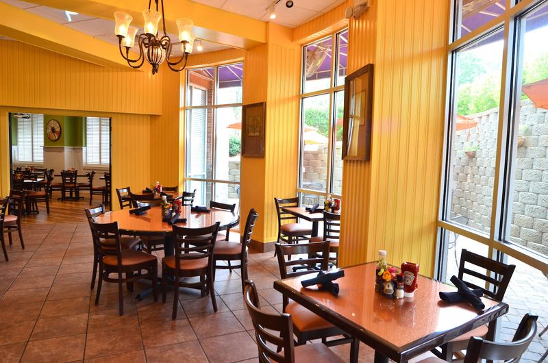 Another Broken Egg Cafe - Charlotte