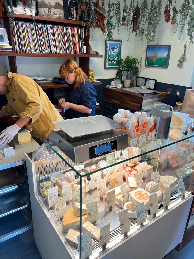 North Charleston's Boutique Counter With Sharp Taste