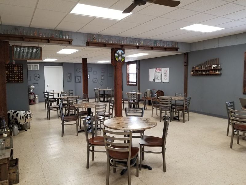 Dan and Debbie's Creamery - Ely