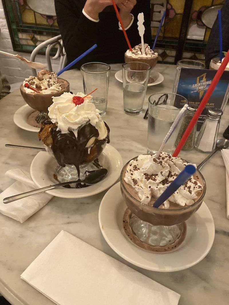 Serendipity 3, New York City, New York County