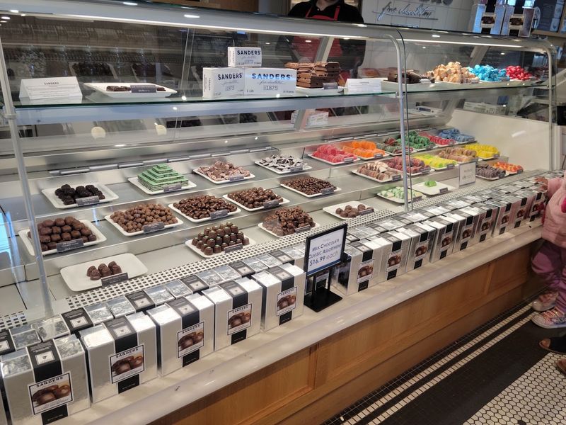 Sanders Chocolate & Ice Cream Shoppe (Clinton Township)