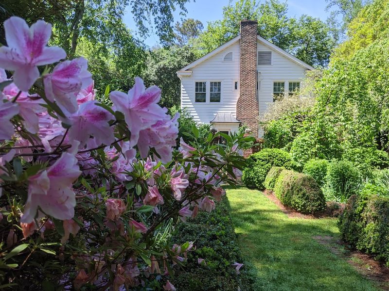 Wing Haven Garden & Bird Sanctuary &mdash; Charlotte