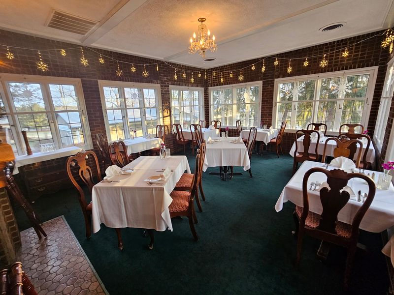 The English Inn - Eaton Rapids