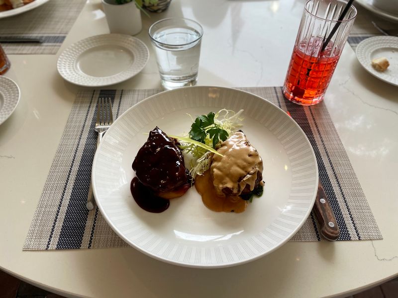 Le Yaca French Restaurant