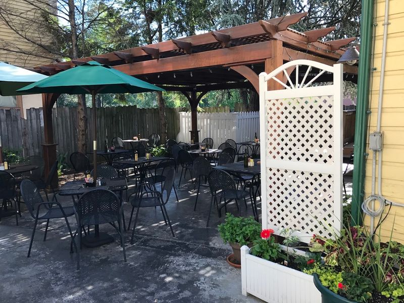 Tomato Pie Caf&eacute; - Lititz