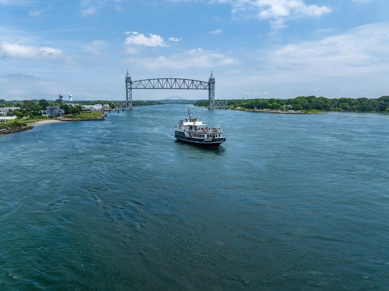 Cape Cod Canal Cruises