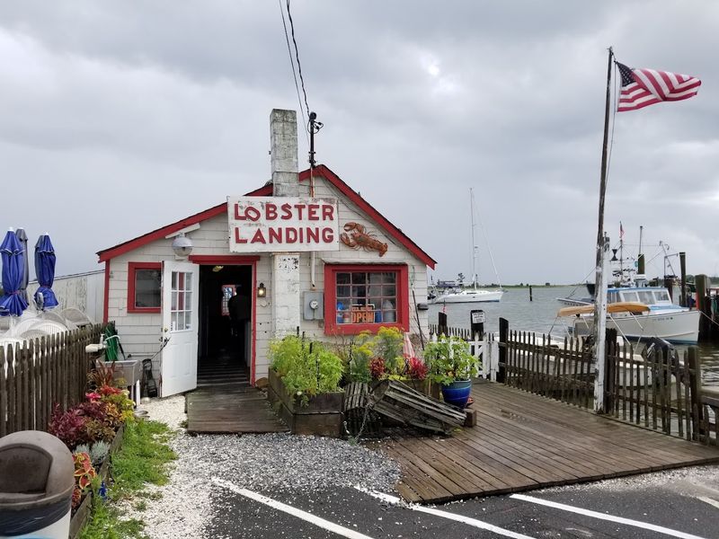 The Lobster Landing - Clinton, Middlesex County