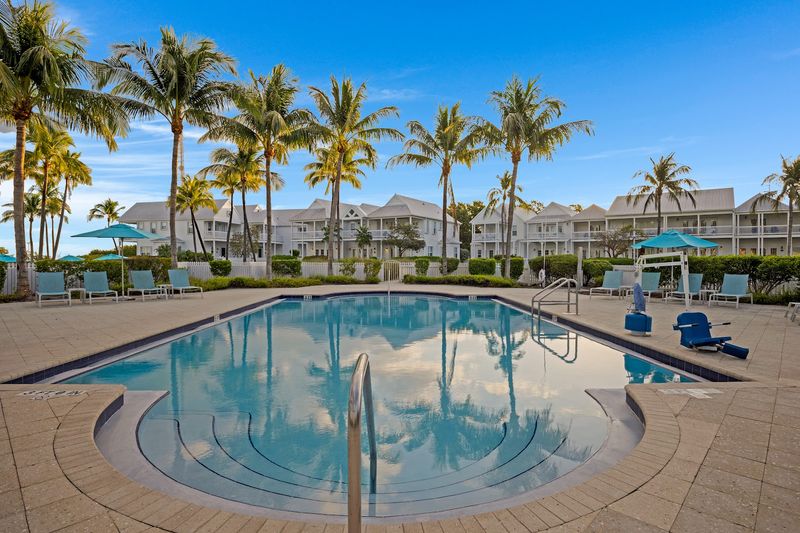 Tranquility Bay Beachfront Resort — Marathon