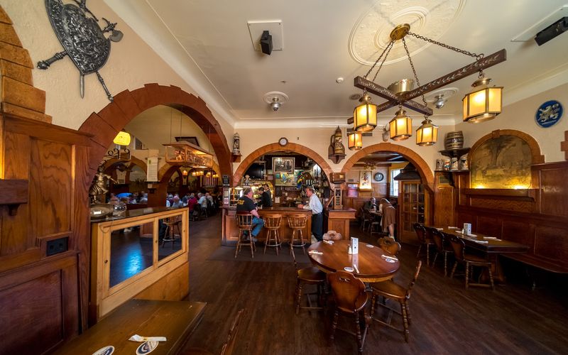 Dakota Inn Rathskeller &mdash; Detroit