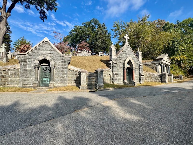 Old Dutch Church of Sleepy Hollow &mdash; Sleepy Hollow, New York (1685)