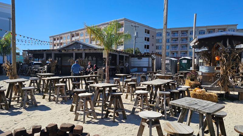 Tiki Hut - The Black Pearl
