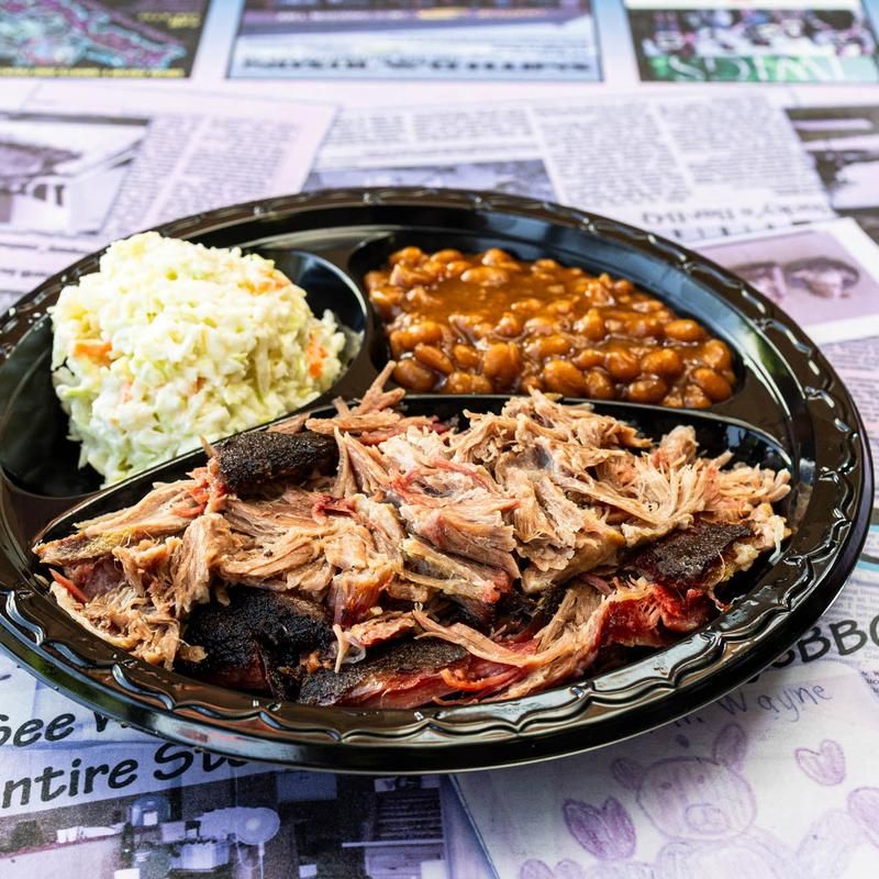 Bucky's Bar-B-Q & Grill — Greenville