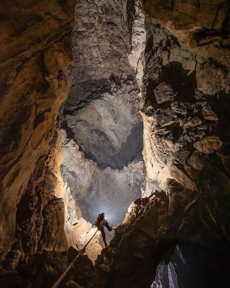 Ellisons Cave - Chickamauga, Walker County