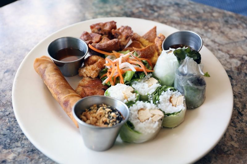 Grasshopper Vegan Restaurant (Allston)