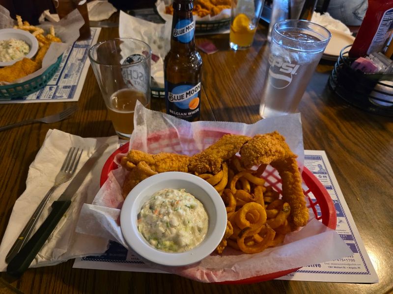 Wall Lake Tavern - Sturgis, St. Joseph County