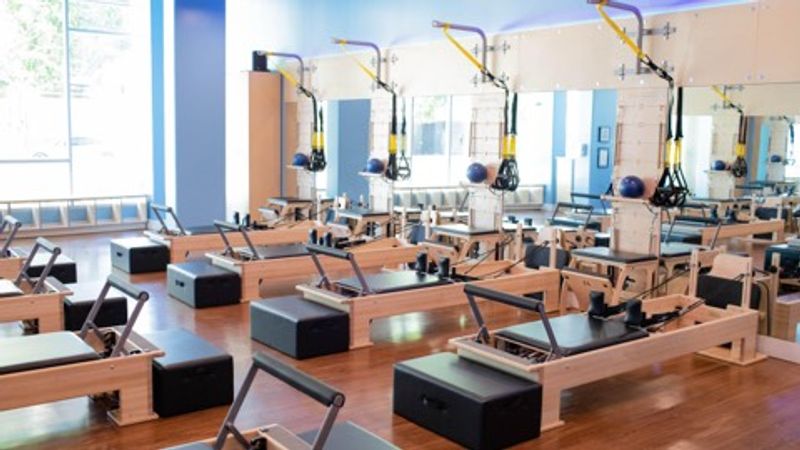 Club Pilates Woburn (Woburn, Middlesex County)