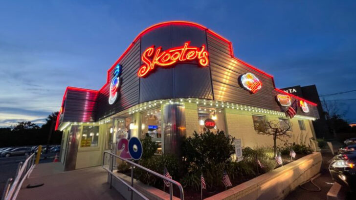 Connecticut Has 12 Affordable Restaurants Worth Every Mile