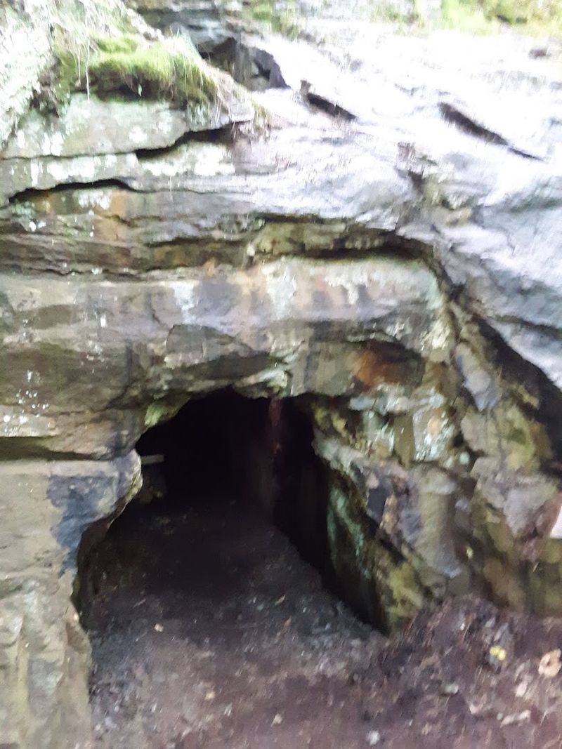Kunjamuk Cave Trailhead