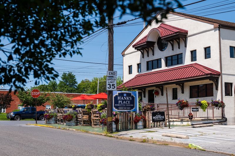 Hank's Place - Chadds Ford
