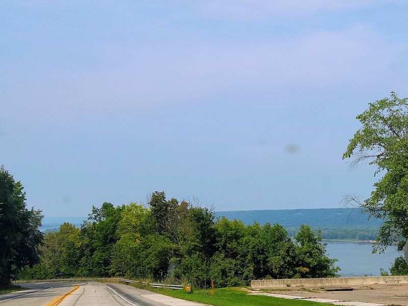 River Bluffs Scenic Byway — Bellevue to Guttenberg