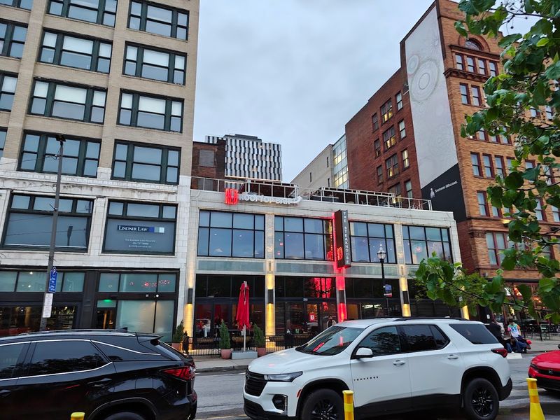 A Downtown Steakhouse That Raises the Bar