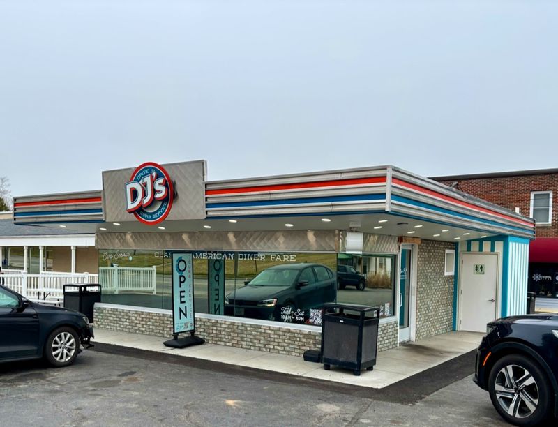 DJ's Drive In