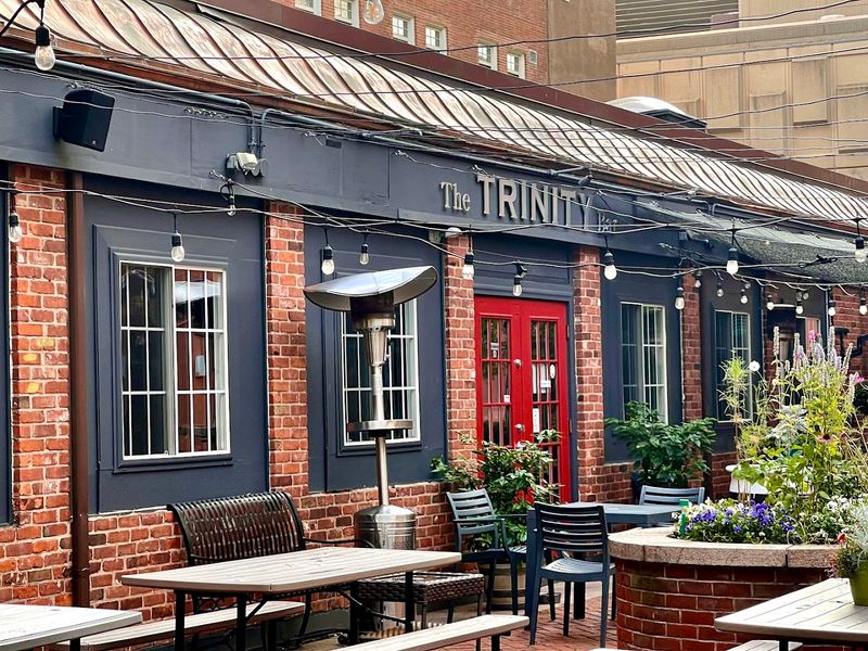 Trinity Bar & Restaurant &ndash; New Haven
