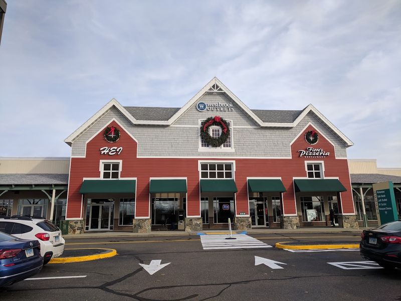 Dining and Entertainment Nearby