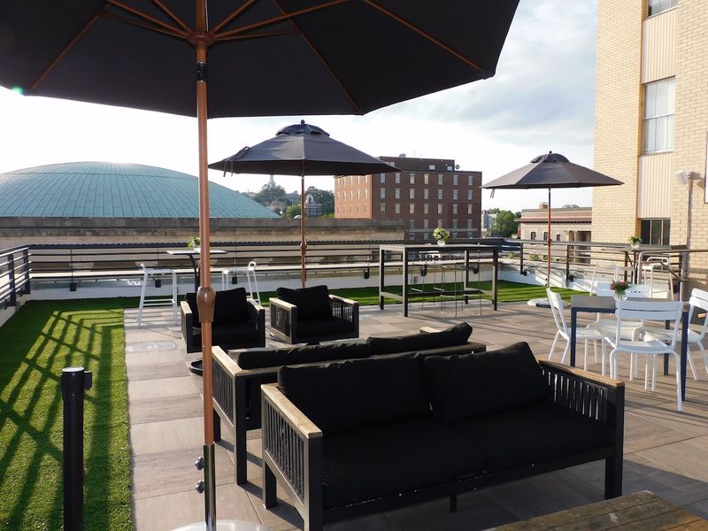 Hightales Rooftop Bar &ndash; Macon
