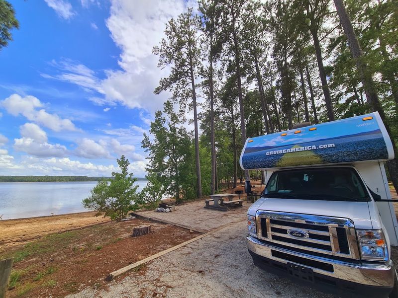 Mistletoe State Park Campground