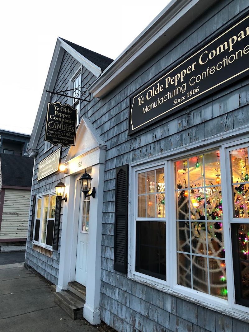 Ye Olde Pepper Companie &ndash; Salem