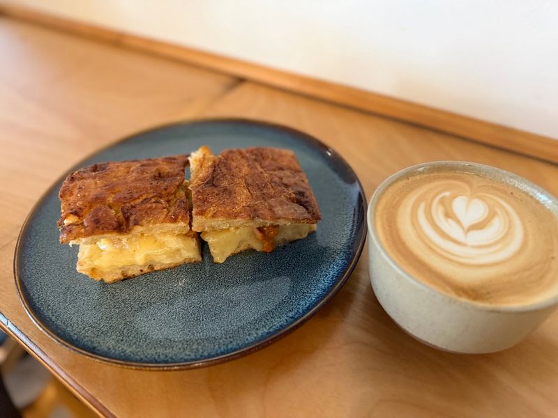 Simona Caf&eacute; - Arlington
