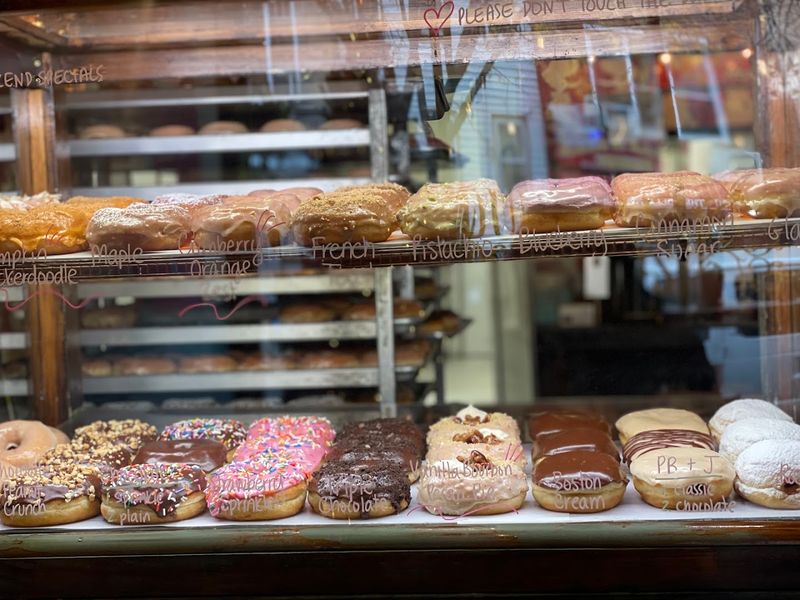 Dun-Well Doughnuts