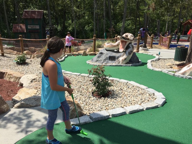 Copper Creek Mini Golf at Nature's Art Village &ndash; Oakdale (Montville)