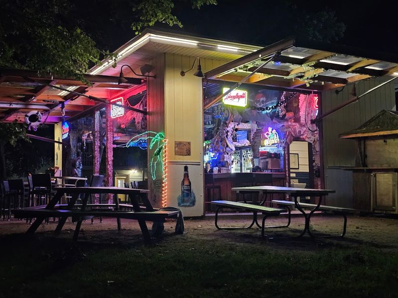 Clear Lake Tiki Bar (Clear Lake)
